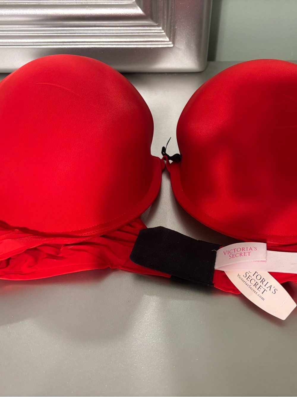 Victoria's Secret Bright Red Push-Up T-Shirt Bra